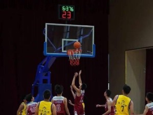 篮球防守抢篮板的基本功（提升篮板能力，攻守两端受益）