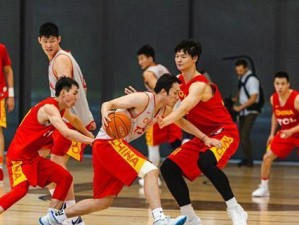 篮球防守技巧（优秀篮球防守员必备的关键动作和技术要点）