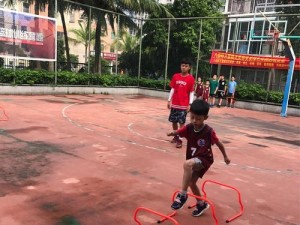 探究篮球防守滑步的多种方式（提升防守技巧，全面压制对手攻势）