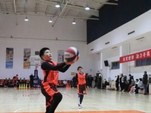 篮球跳滑步防守动作要领（全面掌握跳滑步，提升篮球防守水平）