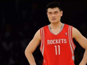 以篮球步伐训练防守的要点总结（提高防守能力的关键在于掌握正确的篮球步伐技巧）