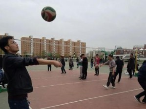 小学排球自抛自垫动作要领（掌握自抛自垫的技巧，提升排球水平）