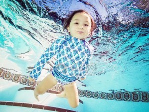 游泳池水下技巧大全（掌握这些技巧，畅享水下世界）