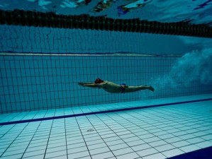 儿童游泳腿部技巧（让孩子轻松学会游泳，掌握正确的腿部技巧）