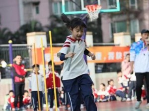 小学生如何学习排球动作要领（掌握关键技巧提升球技水平）