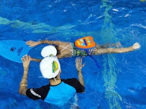 5周岁儿童如何提高游泳技巧（轻松学游泳，让孩子爱上水中世界）