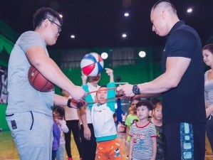小篮球防守意识不强的表现（揭秘年轻篮球运动员防守盲区，提升比赛实力）