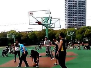 TheImportanceofPrioritizingDefenseinBasketball（BuildingaStrongFoundationforSuccessontheCourt）