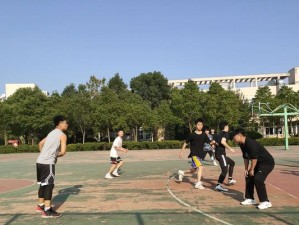 攻破防守者的技巧——篮球场上的应对策略（掌握这些技巧，成为场上的得分王）