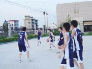 防守训练篮球初学者的必备技巧（打造坚不可摧的篮球防守阵容）