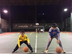 篮球防守滑步初学者必备技巧（掌握滑步，成为防守利器）
