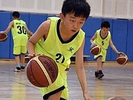 如何有效教授少儿篮球防守技巧（打造强大的篮球防守战队）