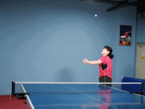 乒乓球中国直拍发球技巧（提高发球水平，掌握乒乓球发球技巧）