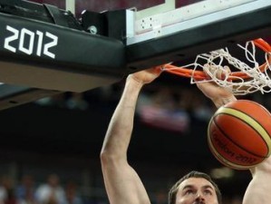 国际篮球规则下的防守三秒问题（深入解析国际篮球比赛中的防守三秒规则及其影响因素）