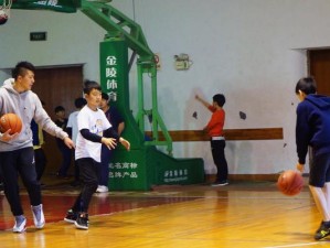 篮球防守训练（打造坚不可摧的篮球防线，）