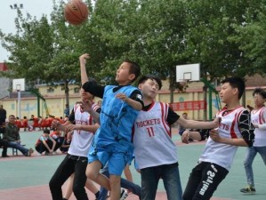 小学生如何提高篮球赛的防守能力（技巧和策略助你成为出色的防守者）
